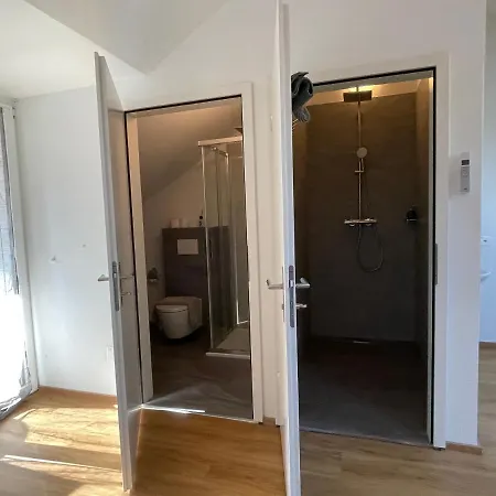 帕尔多酒吧旅馆 * 洛迦诺